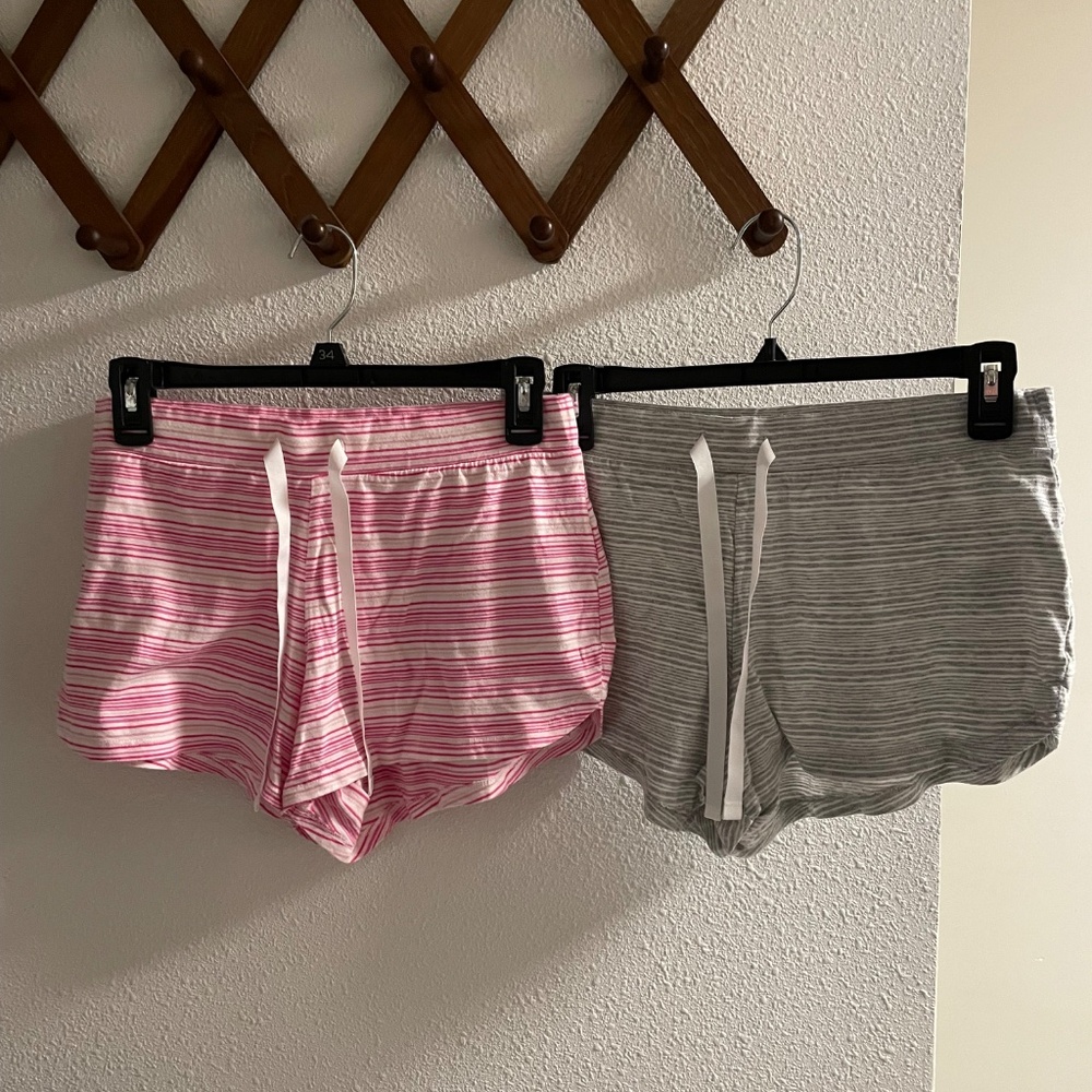Love by Gap Lot Set of 2 striped pink gray pajama shorts medium M